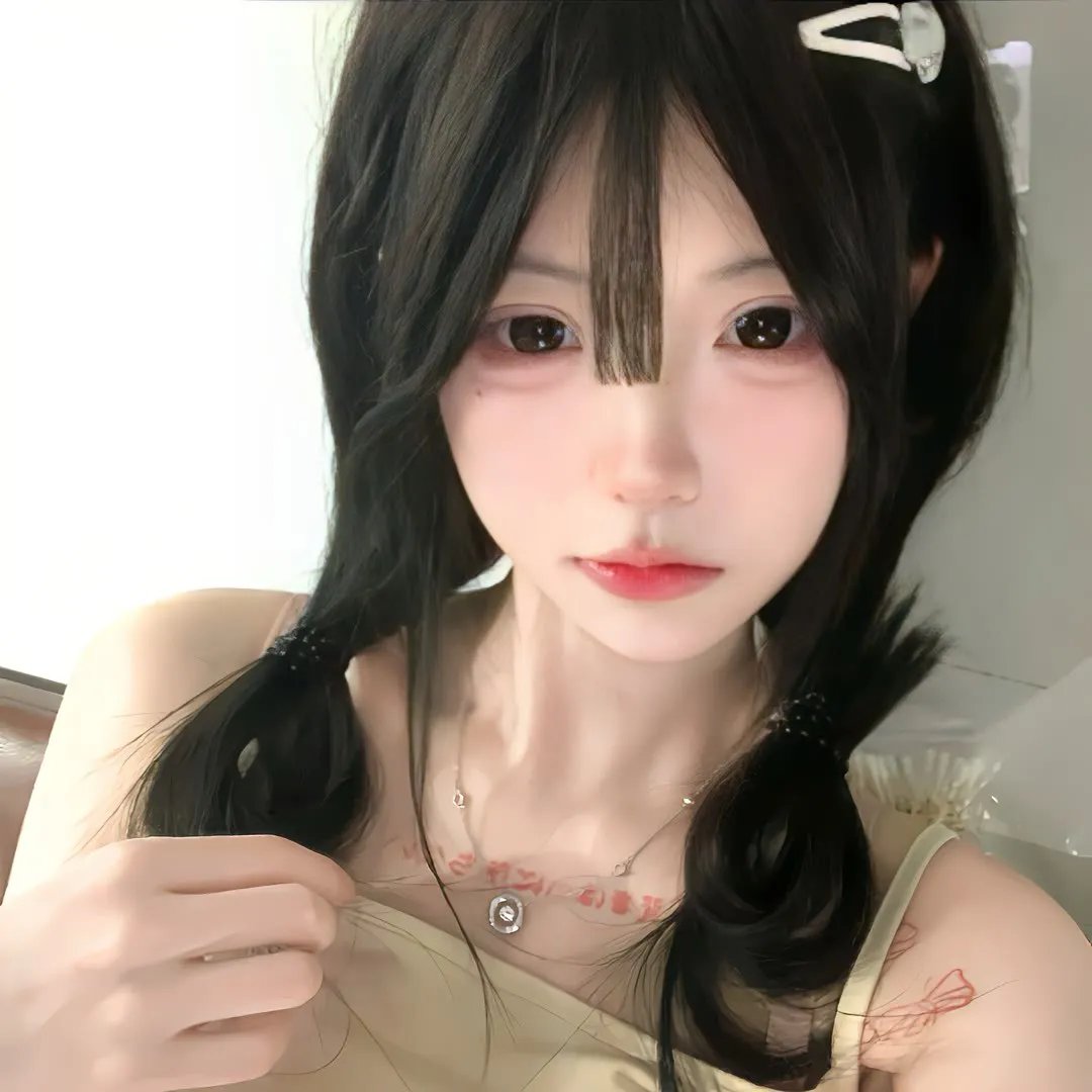 冲浪女孩布鲁娜